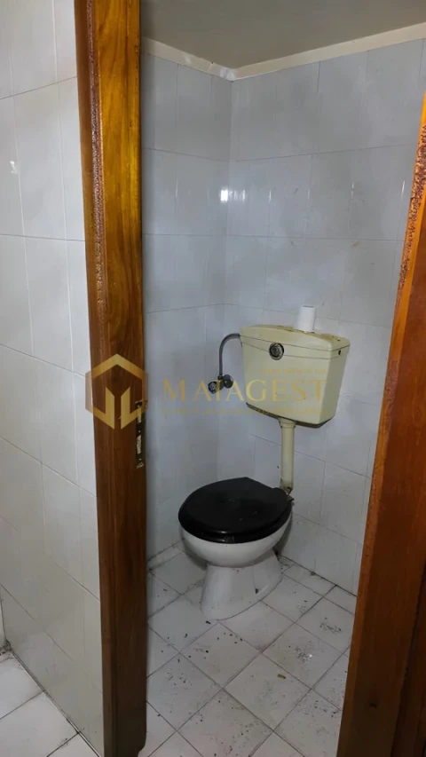 Loja para Venda em Mafamude e Vilar do Paraíso