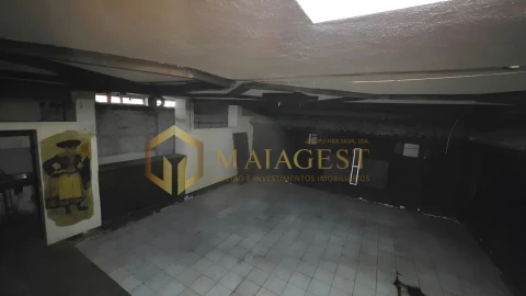 Loja para Venda em Mafamude e Vilar do Paraíso