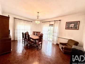 Moradia T5 para Venda em Povolide