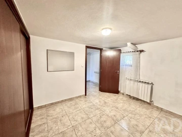 Moradia T5 para Venda em Povolide