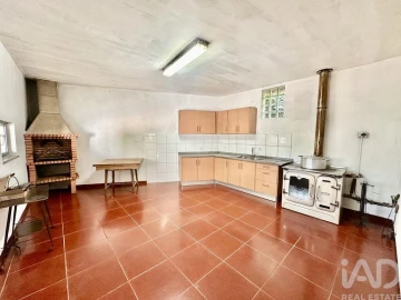 Moradia T5 para Venda em Povolide