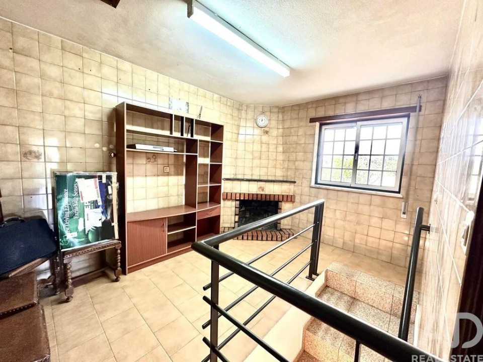 Moradia T5 para Venda em Povolide Foto 17