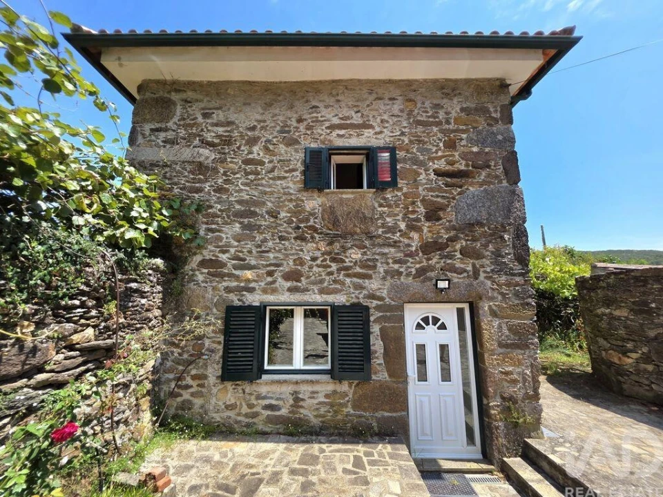 Quinta T4 para Venda em Riba de Ancora Foto 1