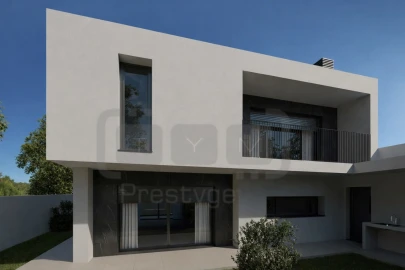 Moradia T4 para Venda em Nossa Sra de Fatima