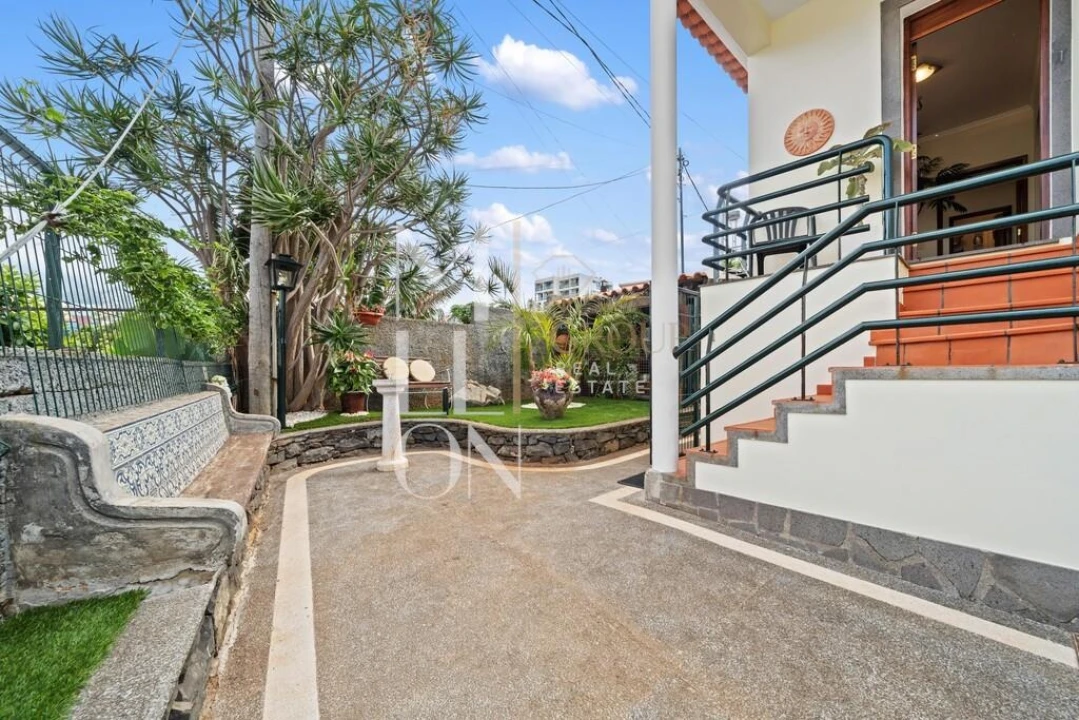 Moradia T3 para Venda em Santo Antonio Foto 36