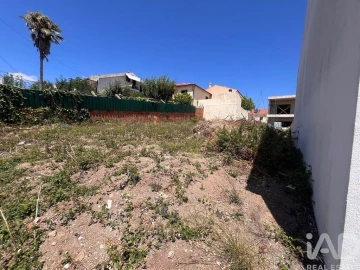 Terreno para Venda em Loures