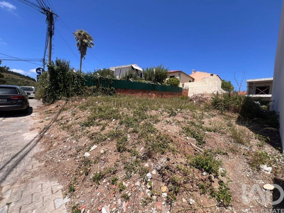 Terreno para Venda em Loures Foto 2
