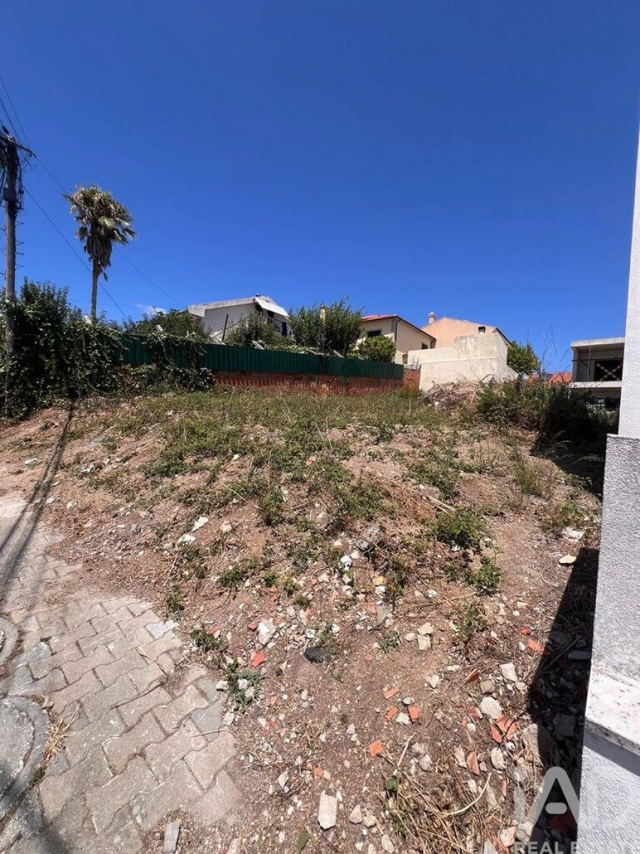 Terreno para Venda em Loures Foto 4