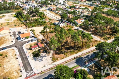 Terreno para Venda em Charneca de Caparica e Sobreda