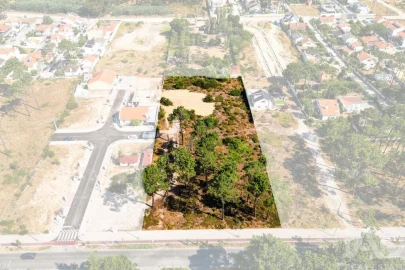 Terreno para Venda em Charneca de Caparica e Sobreda