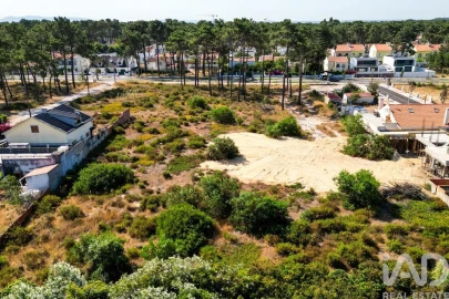 Terreno para Venda em Charneca de Caparica e Sobreda