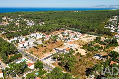 Terreno para Venda em Charneca de Caparica e Sobreda