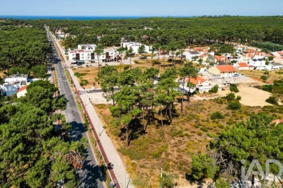 Terreno para Venda em Charneca de Caparica e Sobreda