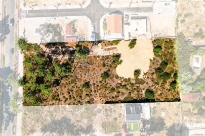 Terreno para Venda em Charneca de Caparica e Sobreda