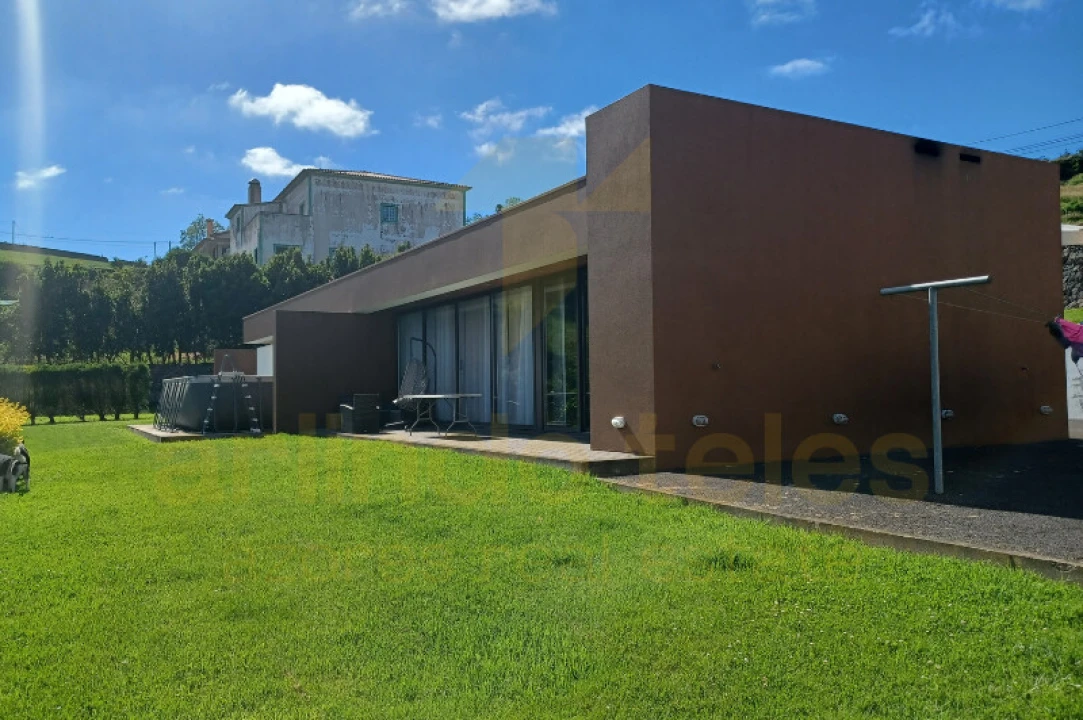 Moradia T4 para Venda em Posto Santo Foto 1