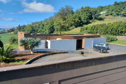 Moradia T4 para Venda em Posto Santo