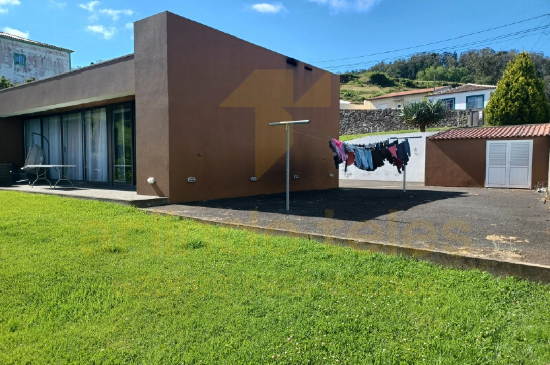 Moradia T4 para Venda em Posto Santo Foto 3