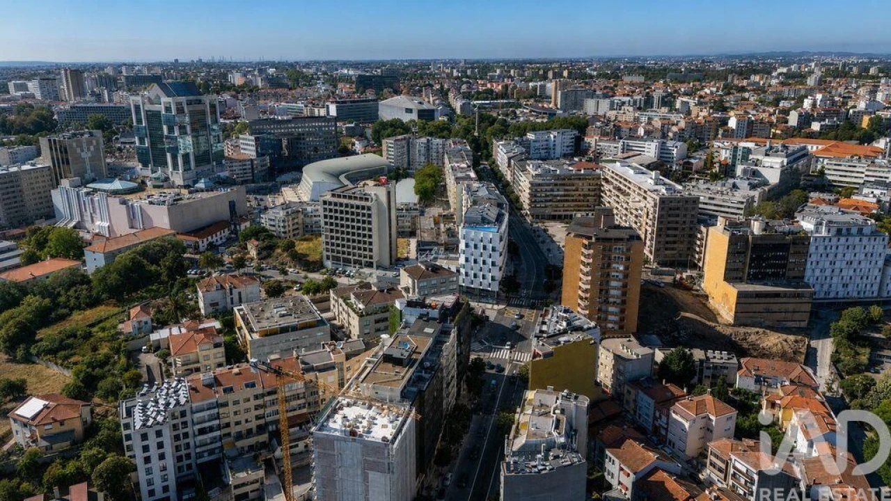 Apartamento T1 para Venda em Lordelo do Ouro e Massarelos Foto 8
