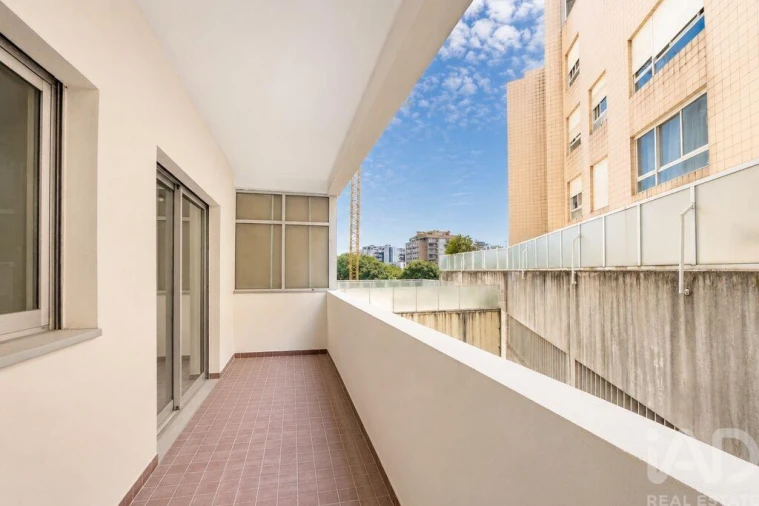 Apartamento T1 para Venda em Lordelo do Ouro e Massarelos Foto 15