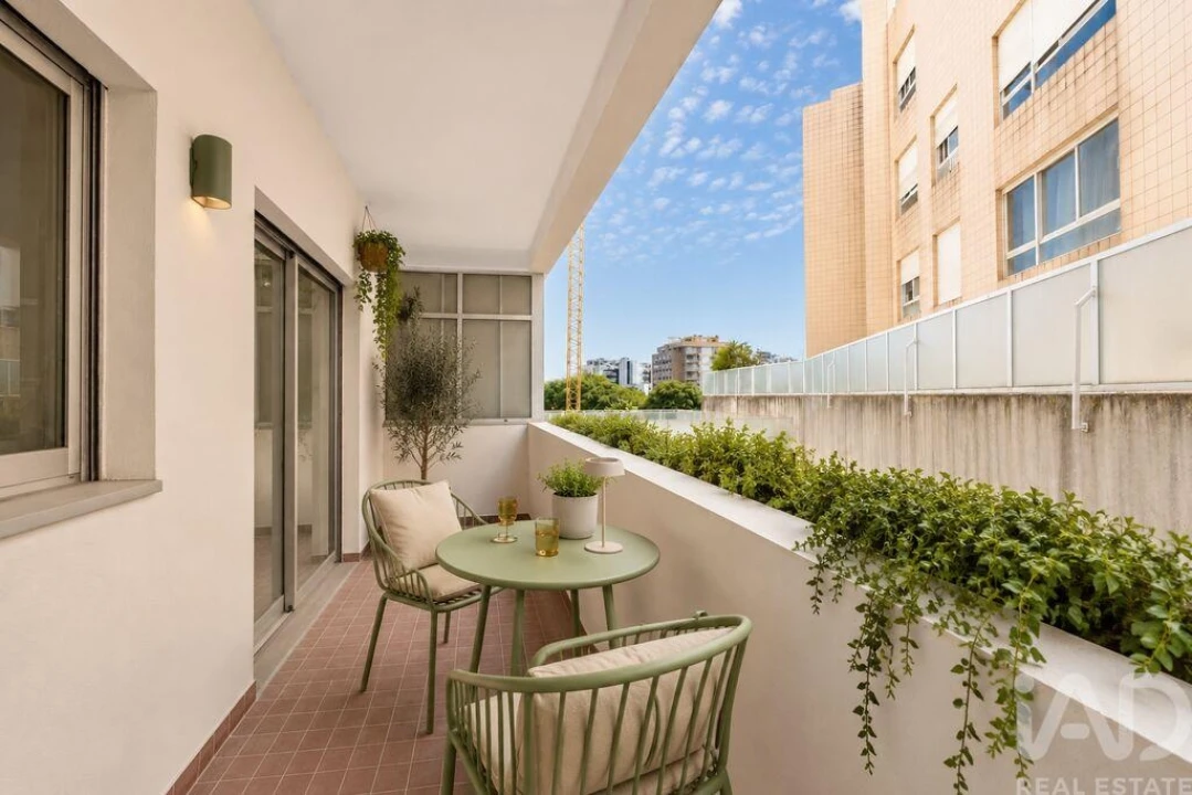Apartamento T1 para Venda em Lordelo do Ouro e Massarelos Foto 6