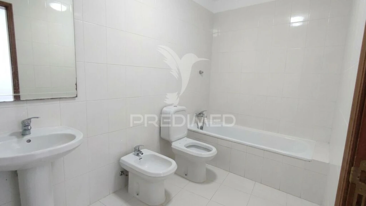 Apartamento T2 para Venda em Moita Foto 9