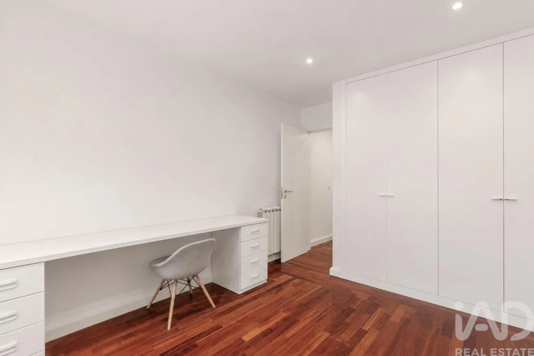Apartamento T4 para Arrendamento em Lumiar Foto 14