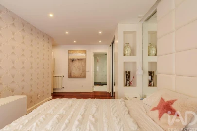 Apartamento T4 para Arrendamento em Lumiar