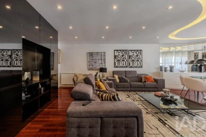Apartamento T4 para Arrendamento em Lumiar