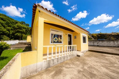 Moradia T4 para Venda em Feteiras