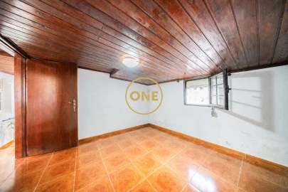 Moradia T4 para Venda em Feteiras