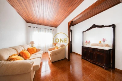 Moradia T4 para Venda em Feteiras