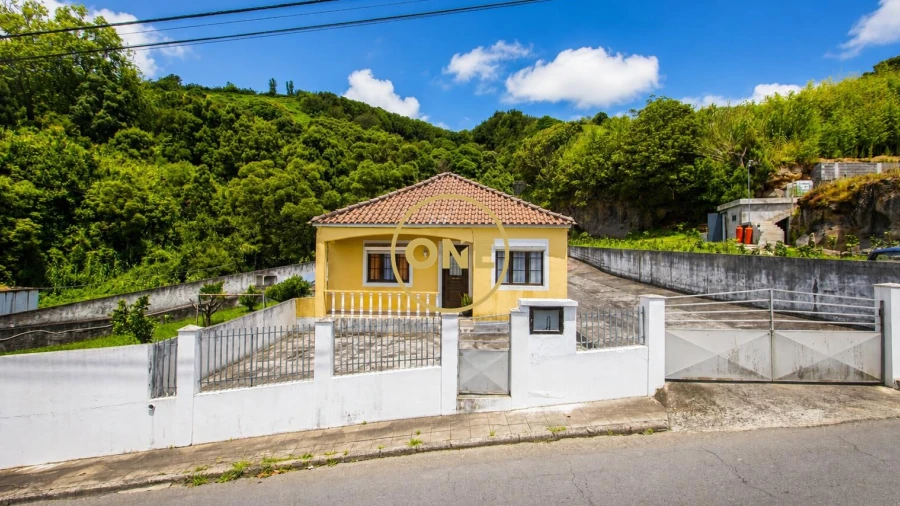 Moradia T4 para Venda em Feteiras