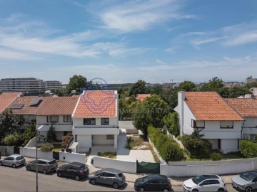 Moradia T4 para Venda em Cidade da Maia