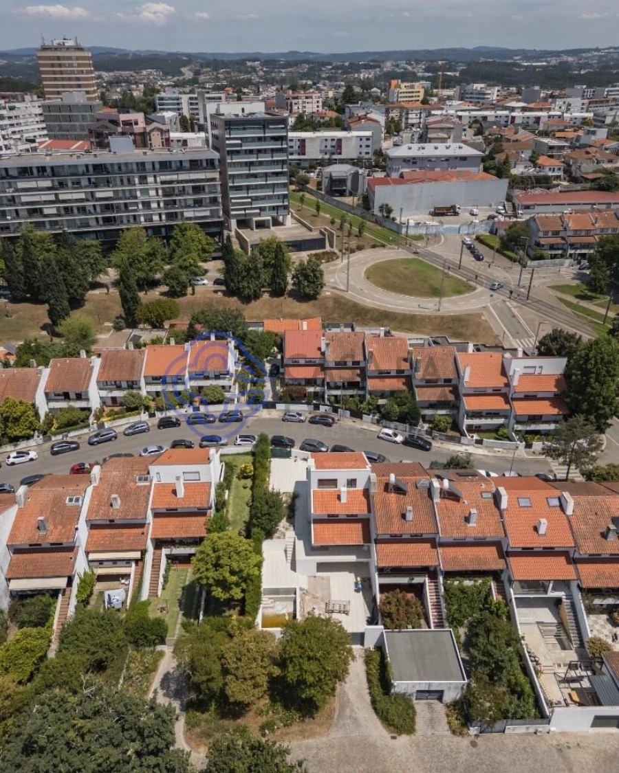 Moradia T4 para Venda em Cidade da Maia Foto 39