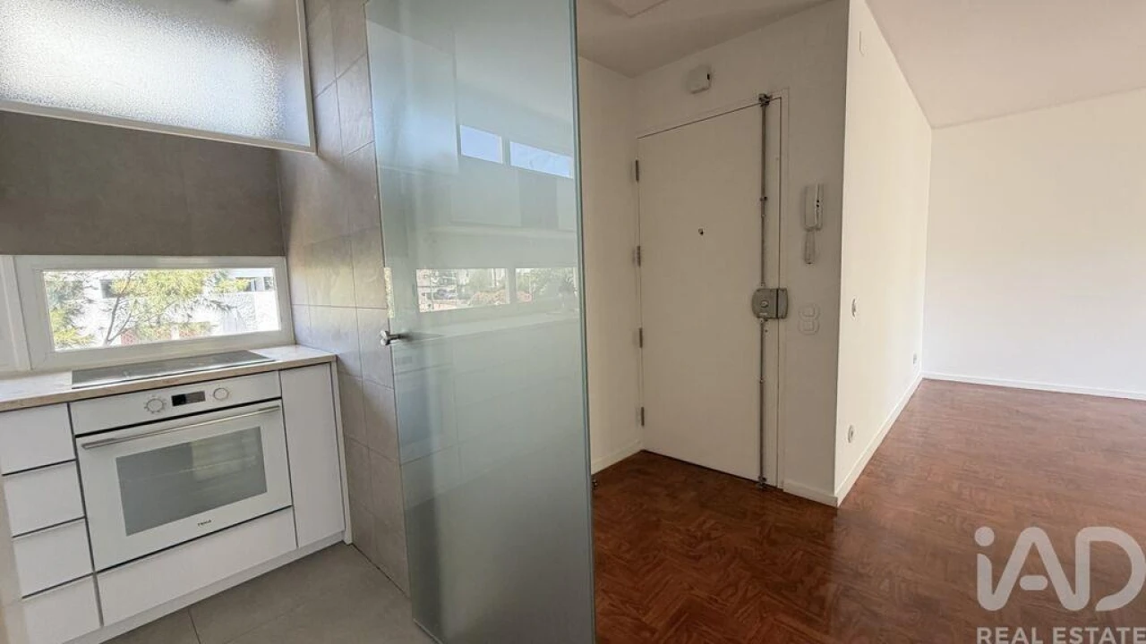 Apartamento T2 para Arrendamento em Carcavelos e Parede Foto 14