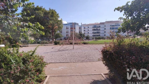 Apartamento T2 para Arrendamento em Carcavelos e Parede