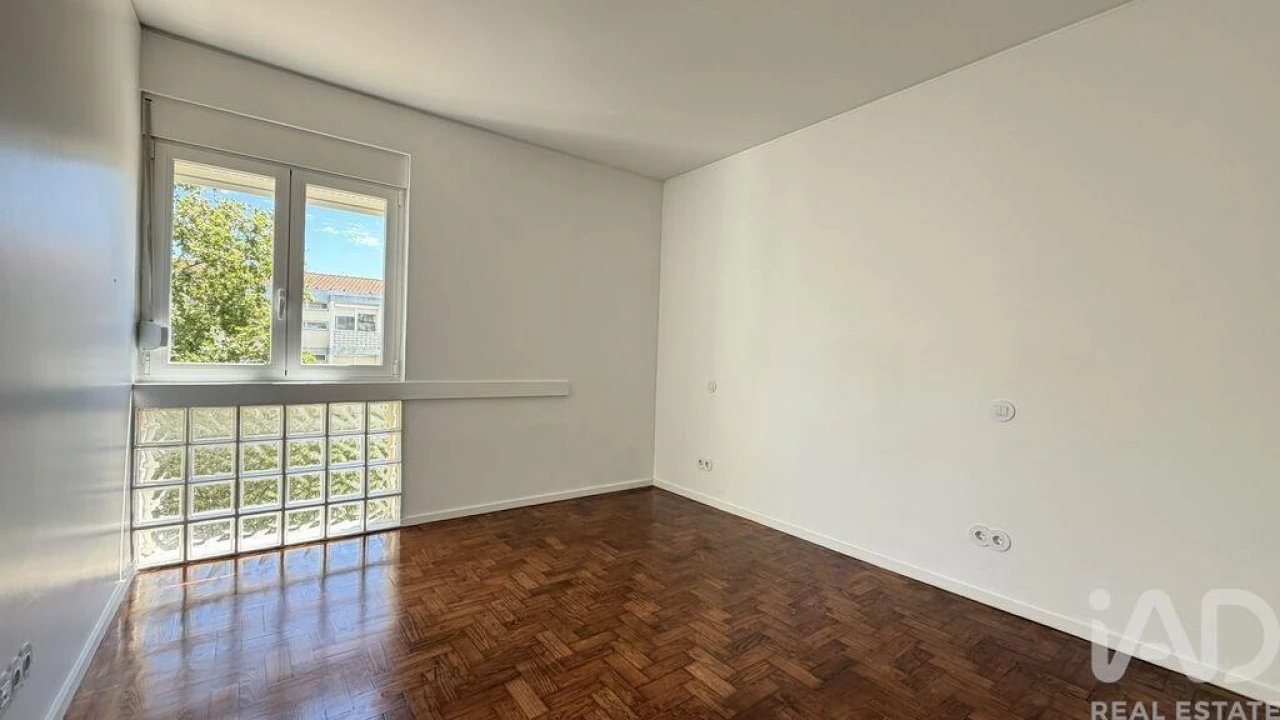 Apartamento T2 para Arrendamento em Carcavelos e Parede Foto 17