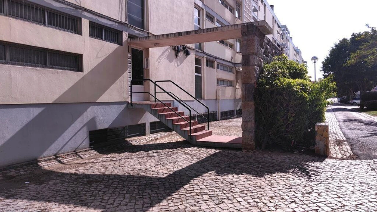 Apartamento T2 para Arrendamento em Carcavelos e Parede Foto 22