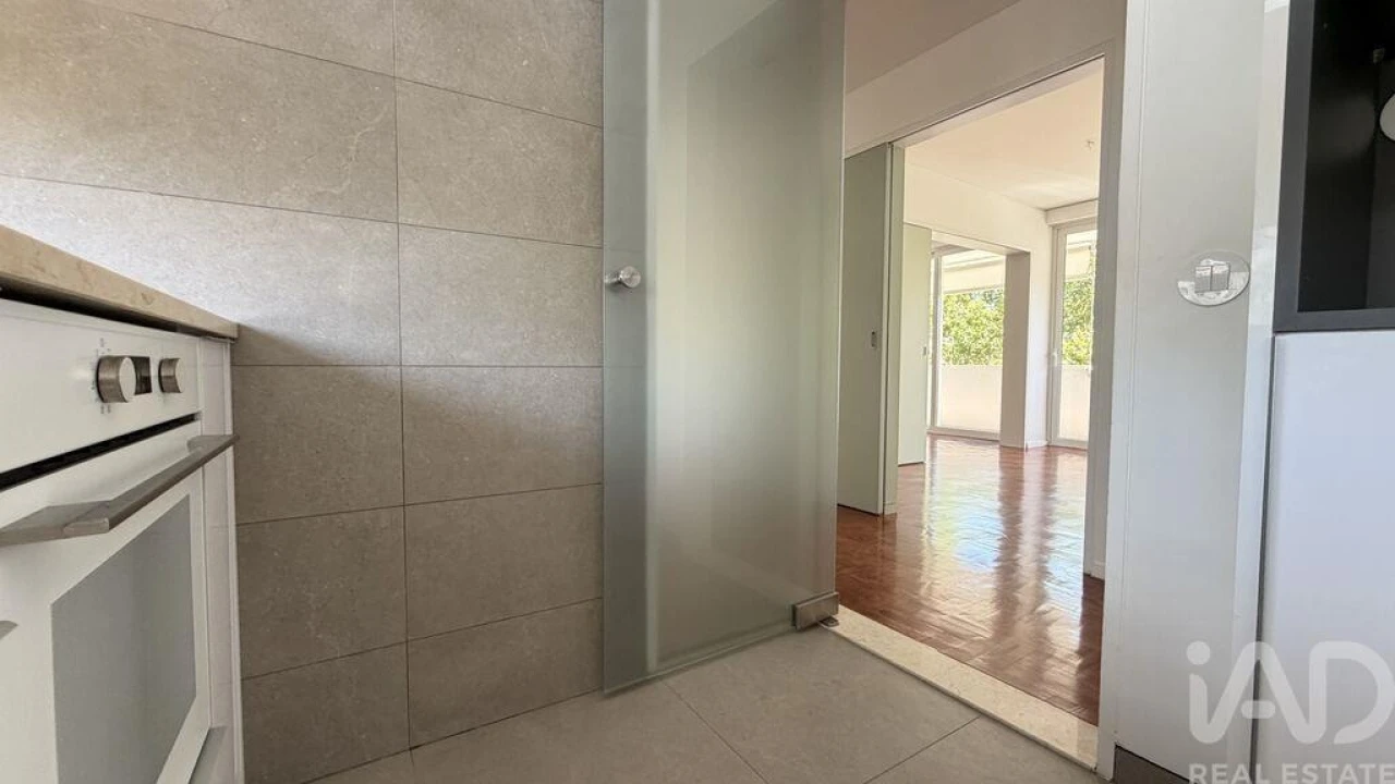Apartamento T2 para Arrendamento em Carcavelos e Parede Foto 10