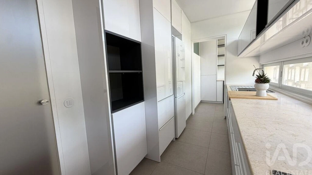Apartamento T2 para Arrendamento em Carcavelos e Parede Foto 15