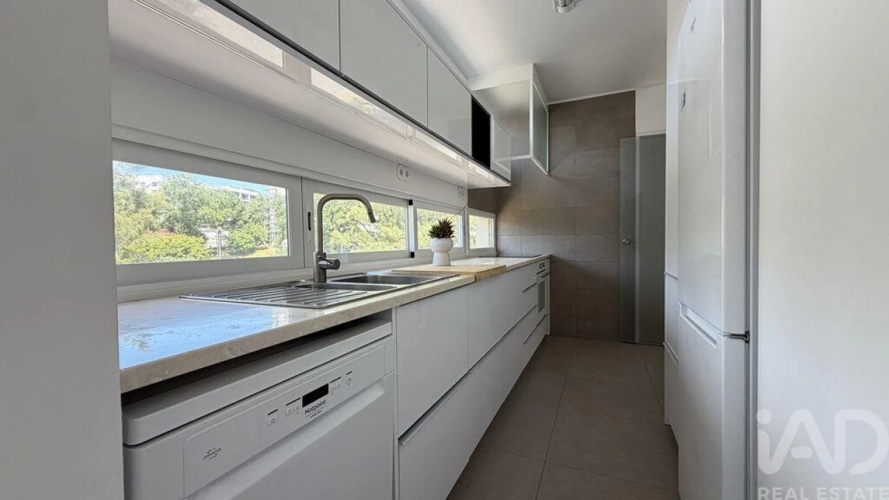 Apartamento T2 para Arrendamento em Carcavelos e Parede Foto 11