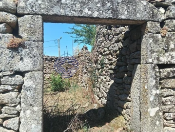 Moradia T3 para Venda em Aricera e Goujoim