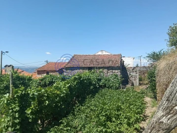Moradia T3 para Venda em Aricera e Goujoim