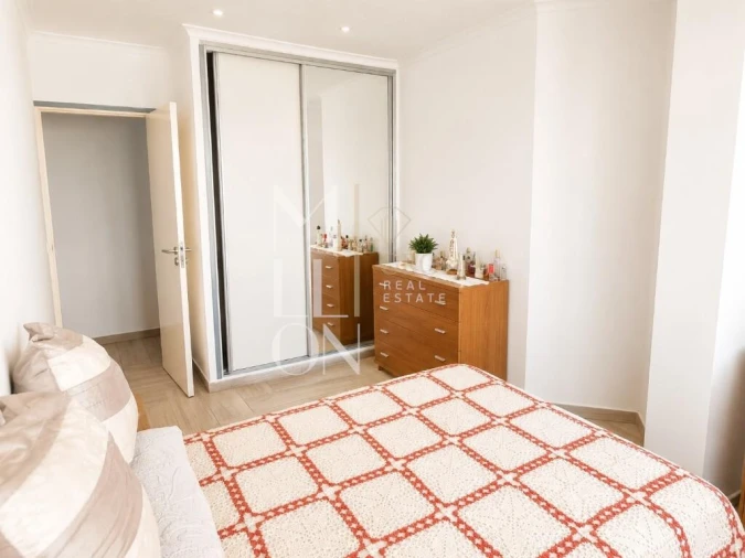 Apartamento T2 para Venda em Portimão Foto 9