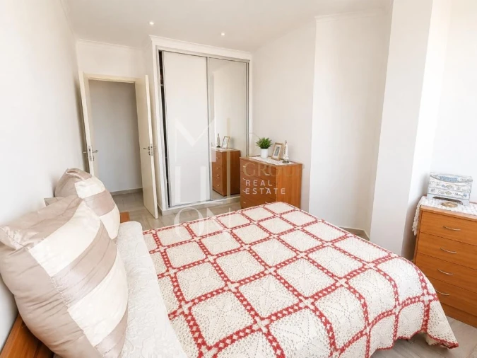 Apartamento T2 para Venda em Portimão Foto 8