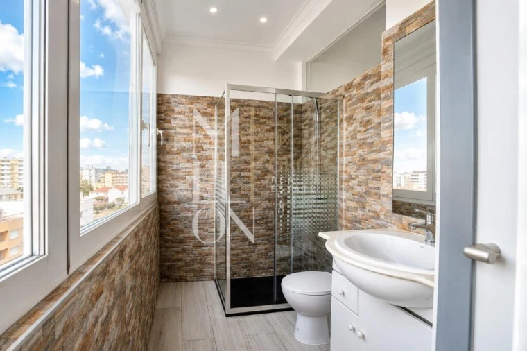 Apartamento T2 para Venda em Portimão Foto 7