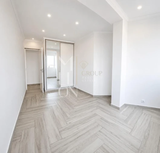 Apartamento T2 para Venda em Portimão Foto 9