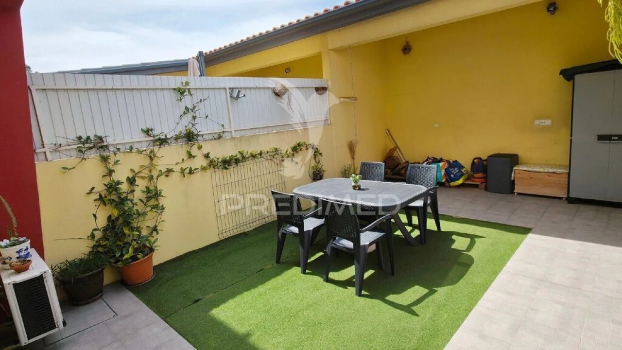 Moradia T3 para Venda em Quinta do Conde Foto 1