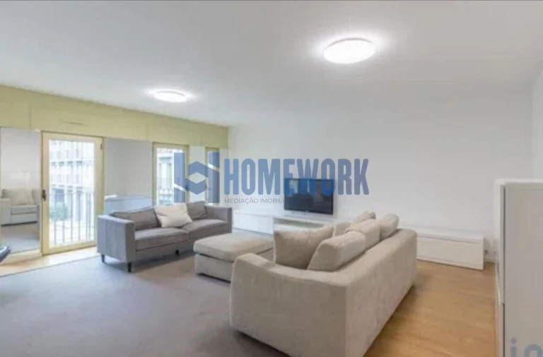 Apartamento T3 para Arrendamento em Avenidas Novas Foto 2
