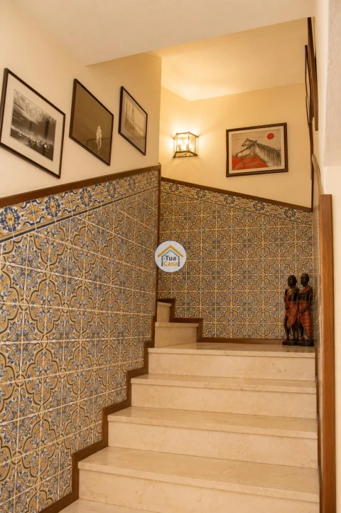 Moradia T5 para Venda em Mafamude e Vilar do Paraíso